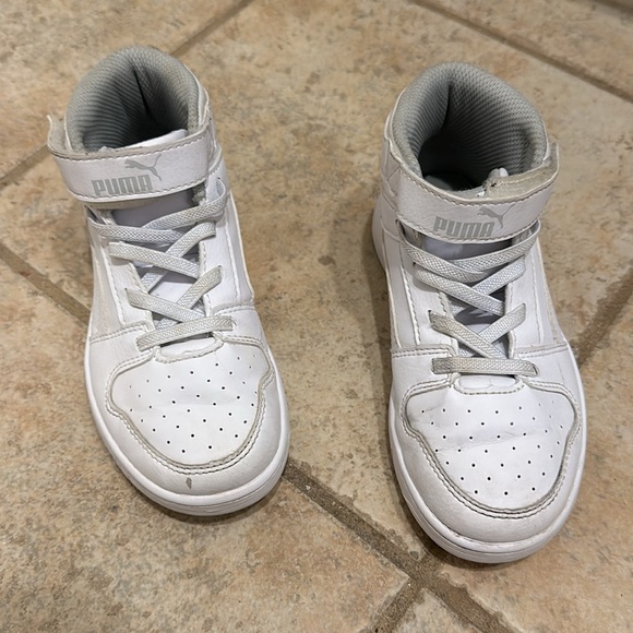 Gently Used white Kid Pumas Size 12C - Picture 2 of 6